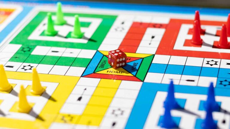 A história por trás do tabuleiro: entenda o jogo Ludo